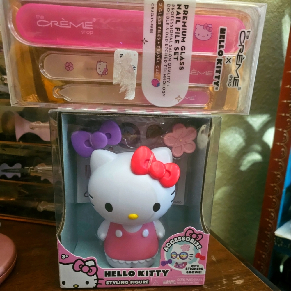 Hello Kitty Figure
